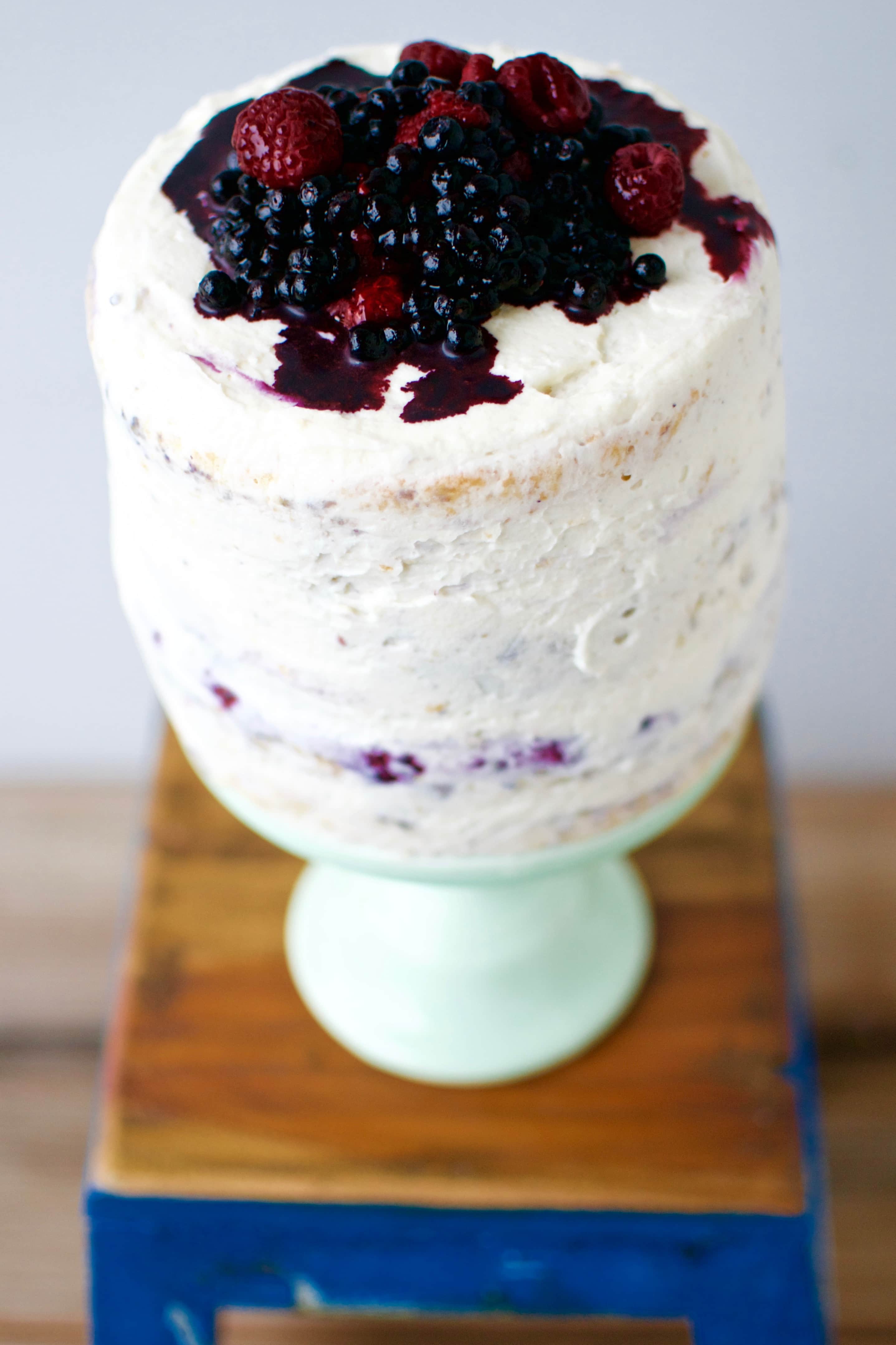 Naked Cake Berries Front