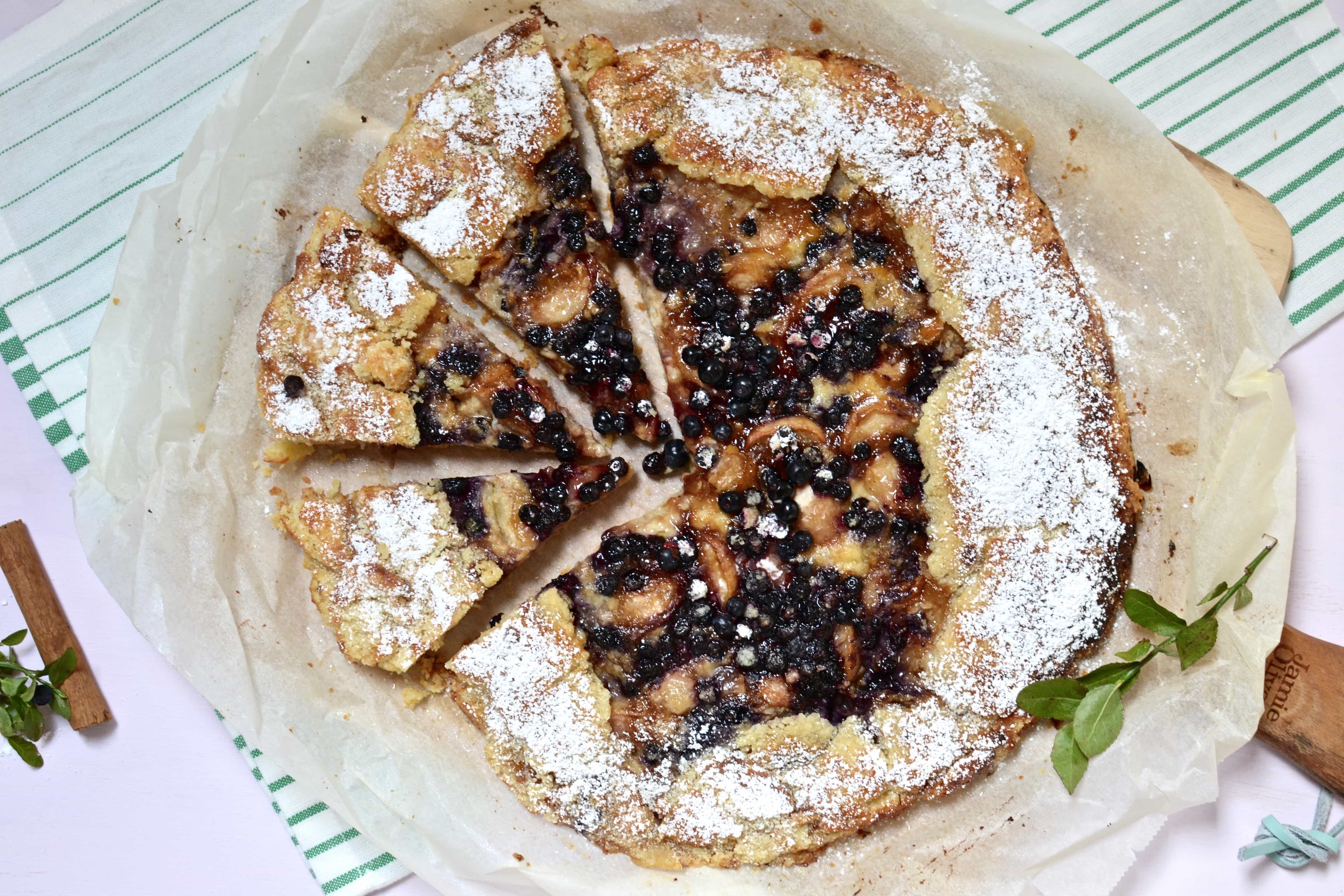 Pfirsich Galette mit Heidelbeeren