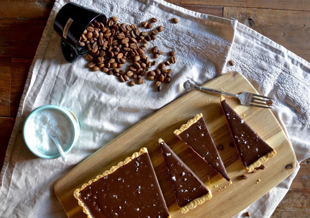 Schokoladiges für Kaffeejunkies: Schoko Espresso Tarte mit Fleur de Sel