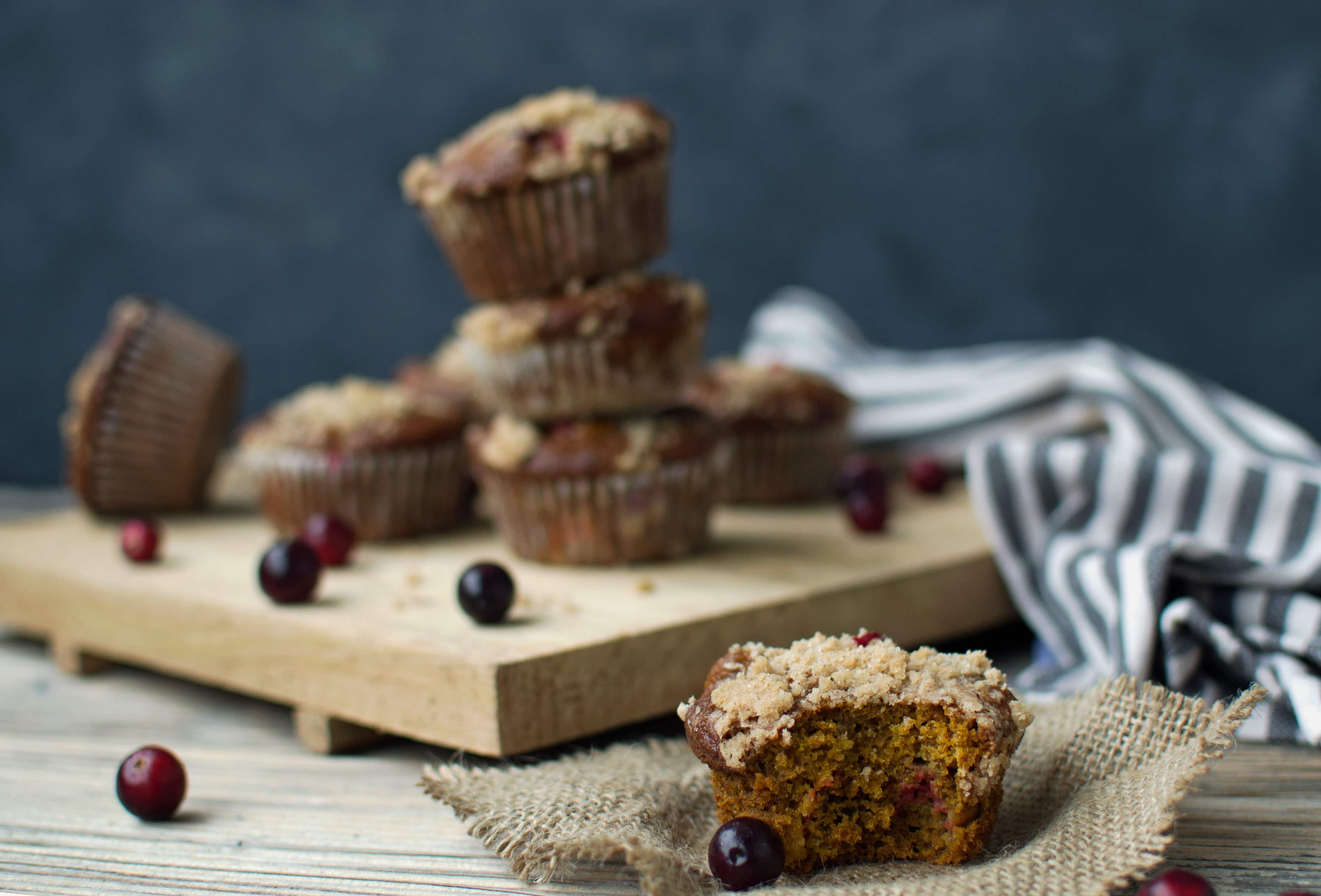 Kürbis Cranberry Streusel Muffins | Laura dreams of Cakes