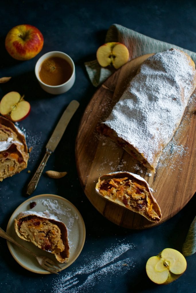 Apfel Kürbis Strudel mit Cranberries