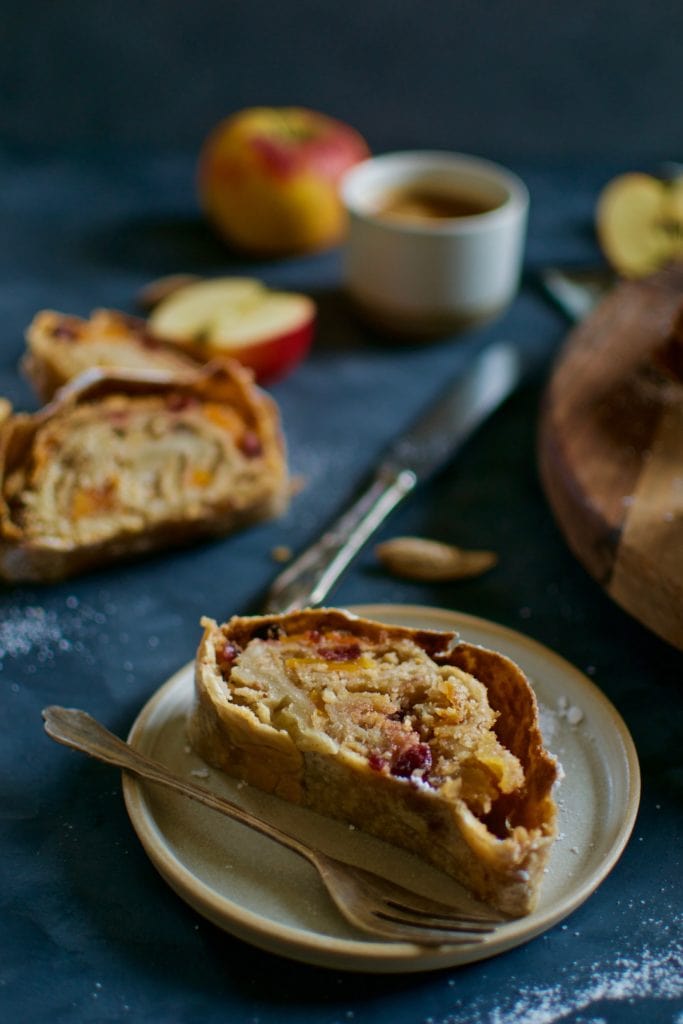 Apfel Kürbis Strudel mit Cranberries