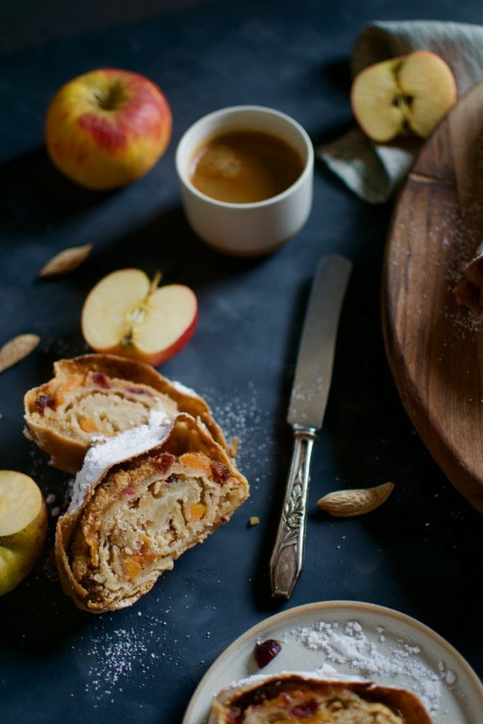 Apfel Kürbis Strudel mit Cranberries