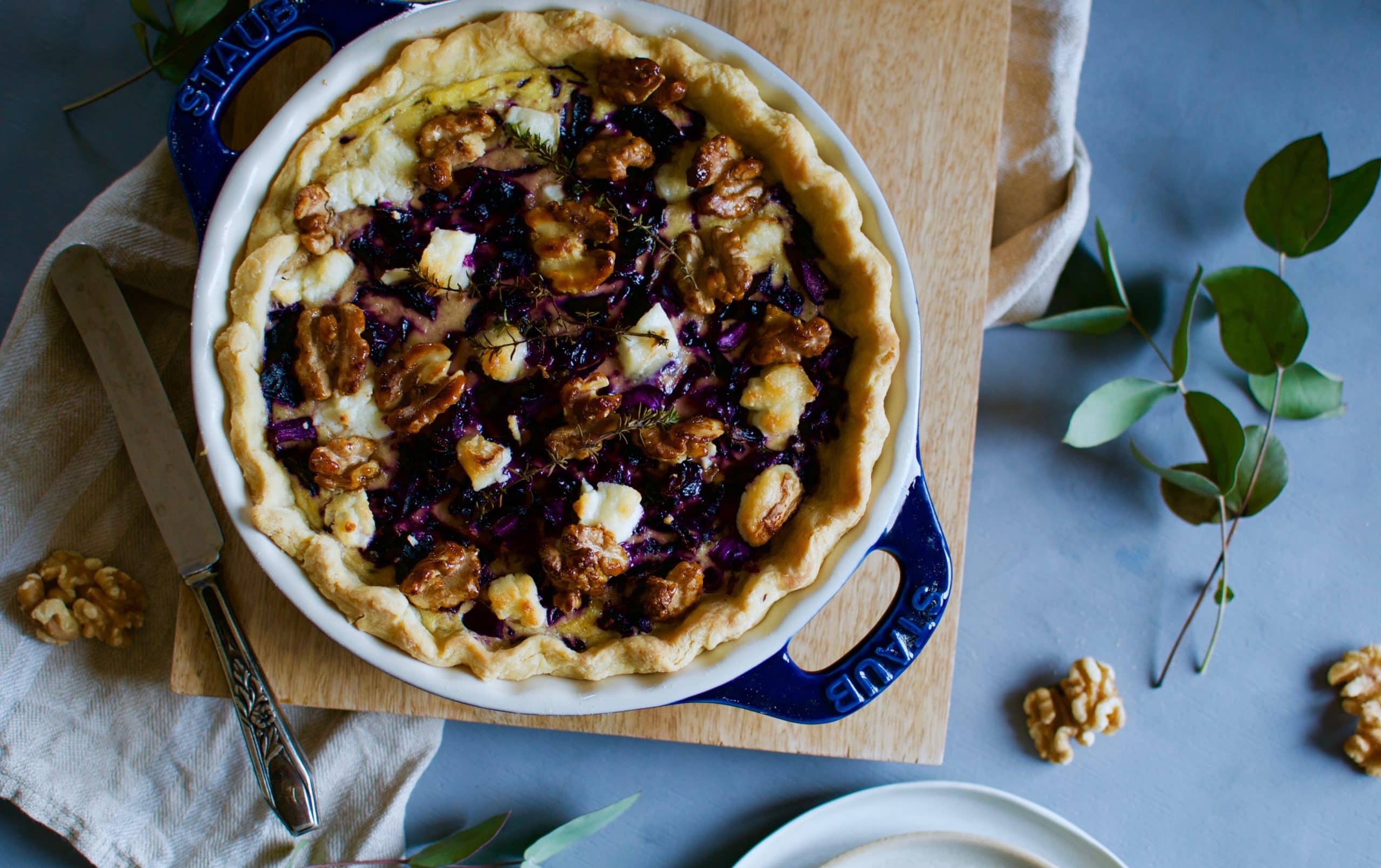 Rotkohl Quiche mit karamellisierten Walnüssen und Ziegenkäse | Laura ... Rotkohl Quiche mit karamellisierten Walnüssen und Ziegenkäse | Laura ...