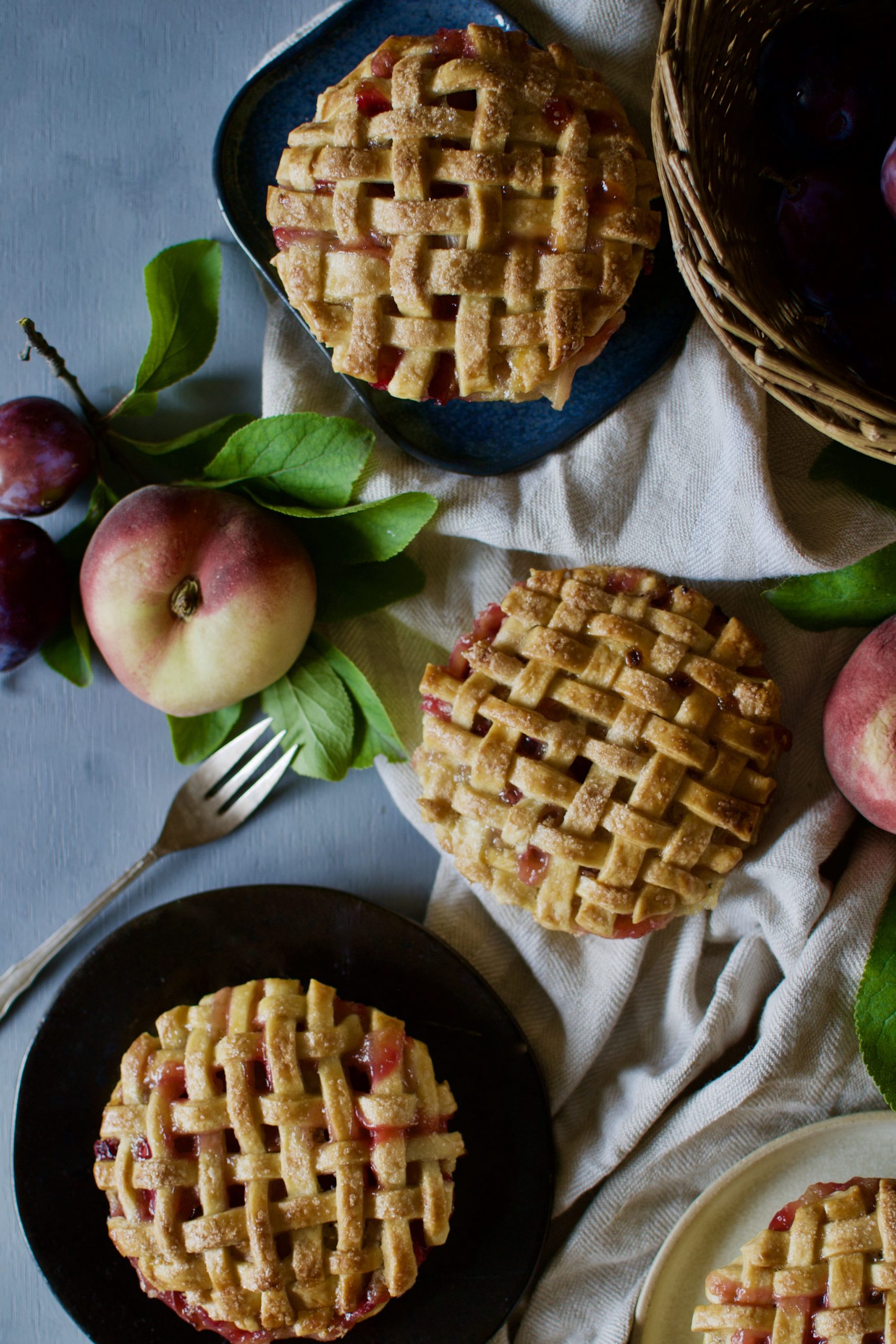 Zwetschgen Pfirsich Pies | Laura dreams of Cakes