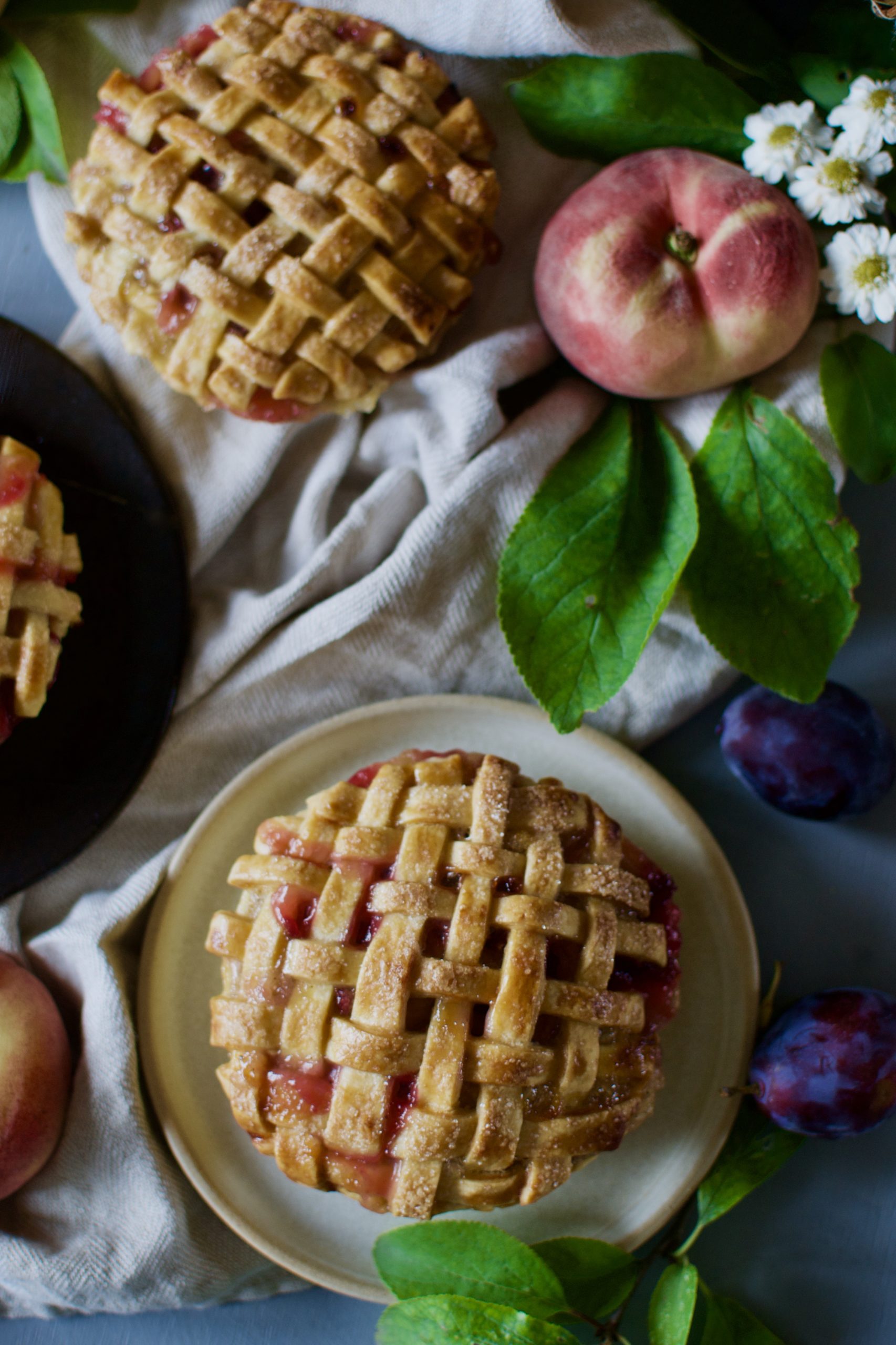 Zwetschgen Pfirsich Pies | Laura dreams of Cakes